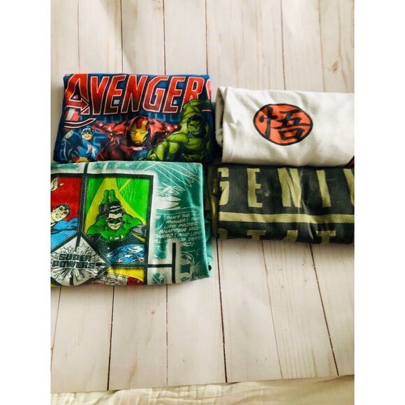 Teen boys T-shirt size comic  L, Dragon ball s, Avenger M, place L, 4 pc - Picture 1 of 11
